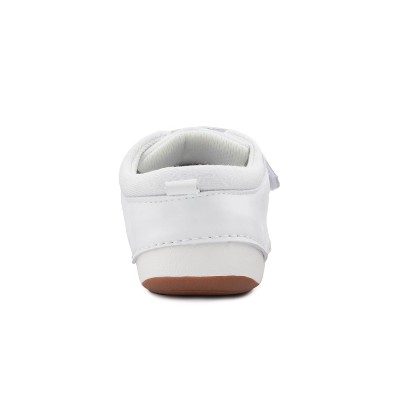 White kids sneakers with soft sole - Air Jordan crib alternative