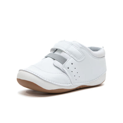 White wide fit kicks with soft sole for toddlers
