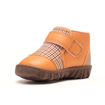Brown prewalker boots by Billycart Kids Australia | Podiatrists recommended first walker boots for toddler 